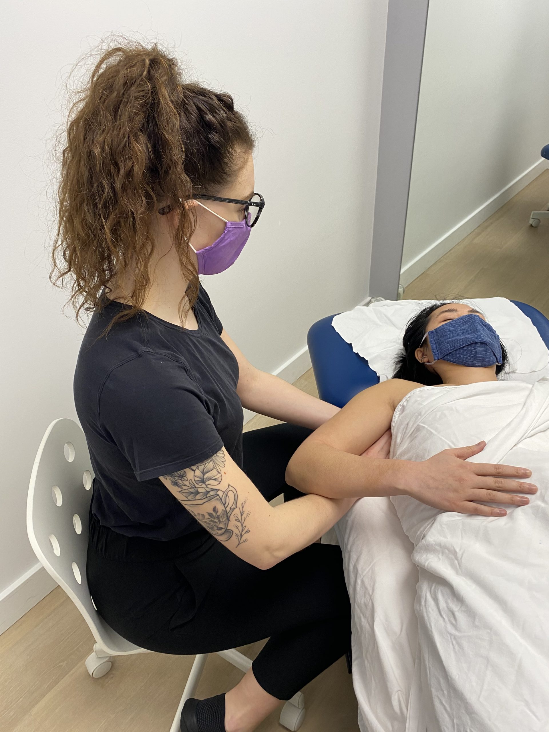 RMT Amy's 2 Favourite Scoliosis Massage Techniques - The ScoliClinic -  British Columbia